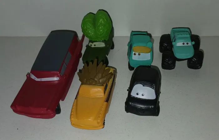 LOTE 6 BONECOS MINIATURAS CARROS RANDY MATEO CHIEFTESS DOUG CRANKEL NORIYUKI IVY