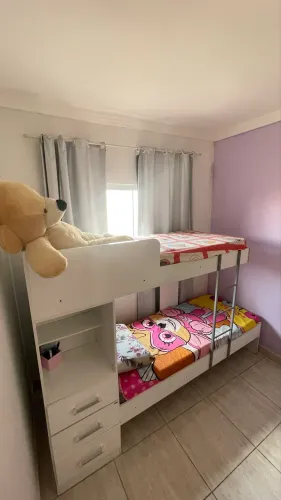 Cama infantil dupla + 2 colchões