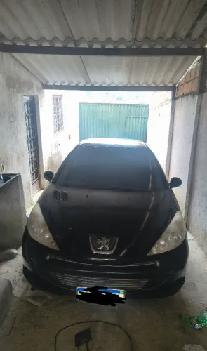 Peugeot 207 Sedan Passion XR 1.4 Flex 8V 4P 2011