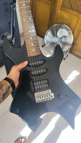 Guitarra warlock