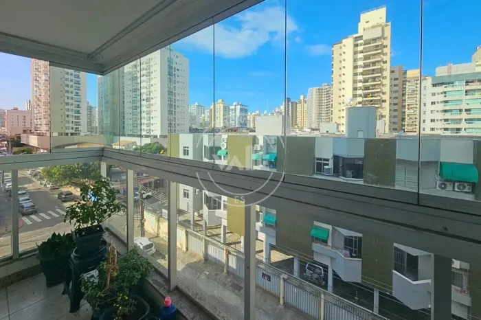 Elevador, 03 quartos c/ suíte em Itapuã