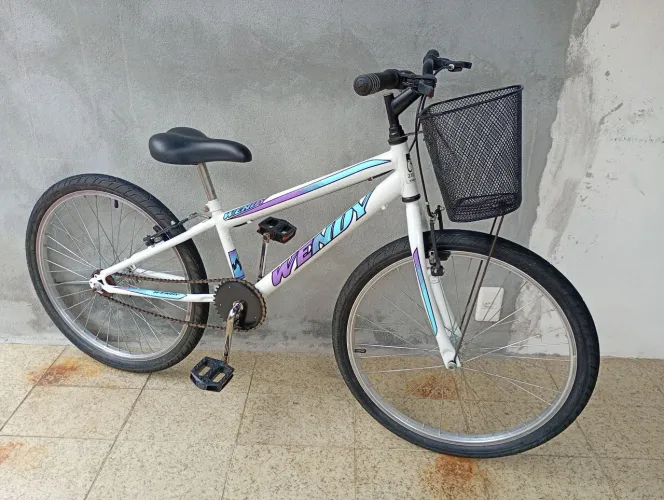 Bicicleta Wendy aro 24 - Ótimo estado!