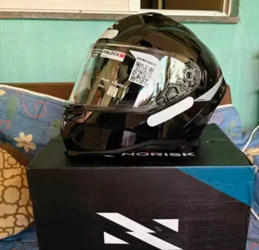 Capacete Norisk Strada 2 Preto Brilhante Com 2 Spoilers