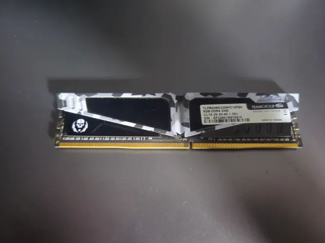 Memória RAM T-Force Vulcan 2x8GB DDR4 3200MHz CL16