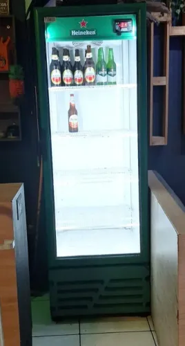 Cervejeira expositora 