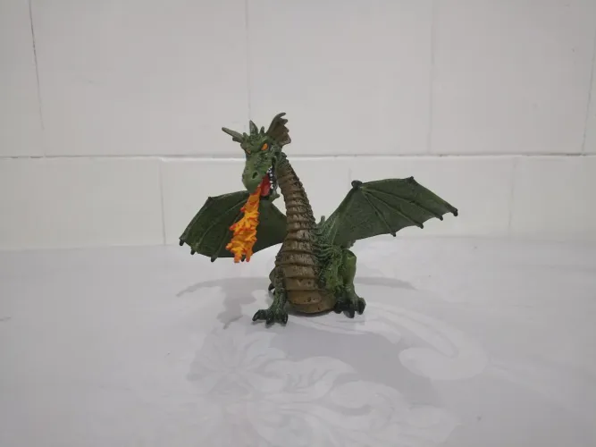 Figura Dragão Alado com Fogo PAPO