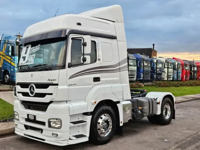 Mb Axor 2041 4x2 Ano 2019 Teto Alto Automático Rodas de Alumínio Bom de mecânica e pneus