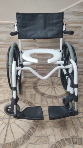 Vendo cadeira de Banho