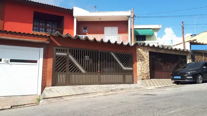Sobrado para aluguel tem 175 metros quadrados com 3 quartos em Vila Humaitá - Santo André 