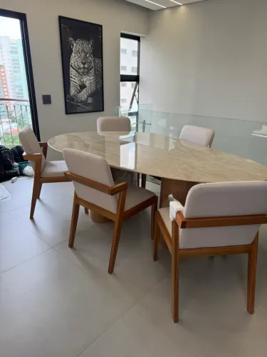 Mesa orgânica 2,20X1,30 tampo lâmina taj mahal