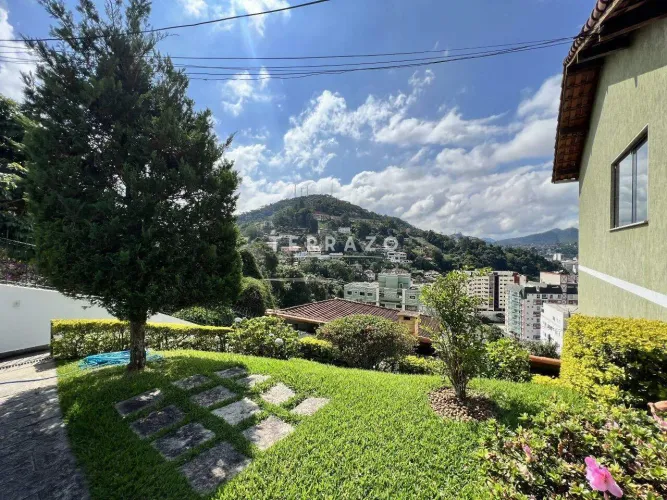 EXCELENTE CASA COM 4 QUARTOS NO PANORAMA - TERESÓPOLIS/RJ - cod 3426