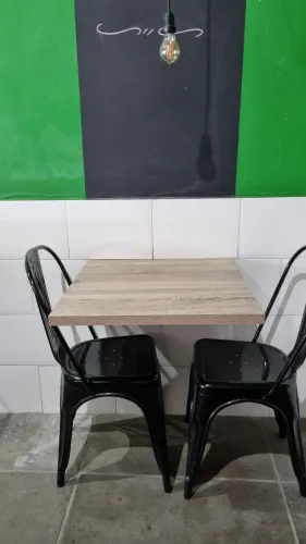 3 Mesas bistrô com mão francesa 