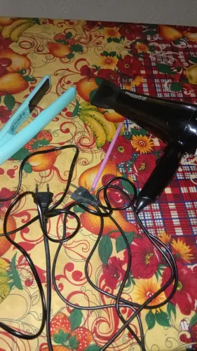 Vende-se secador e chapinha nova 300$
