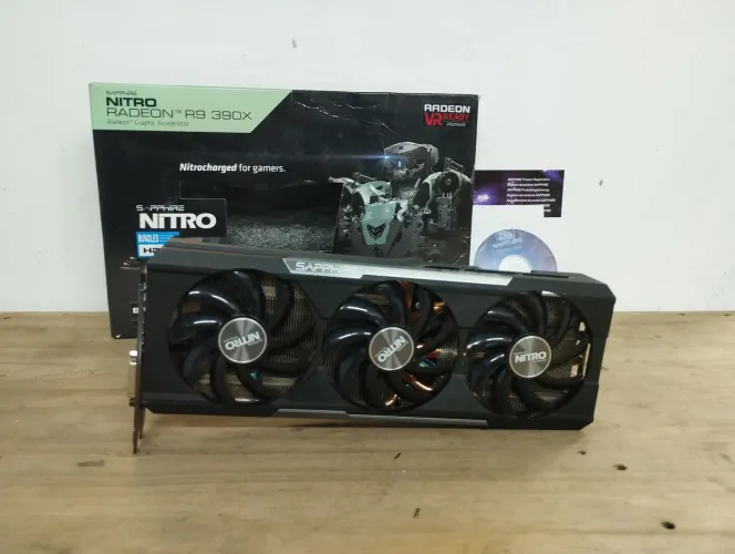 RADEON R9 390X 8GB