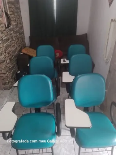 Cadeiras de faculdade novinha 11 unidades 