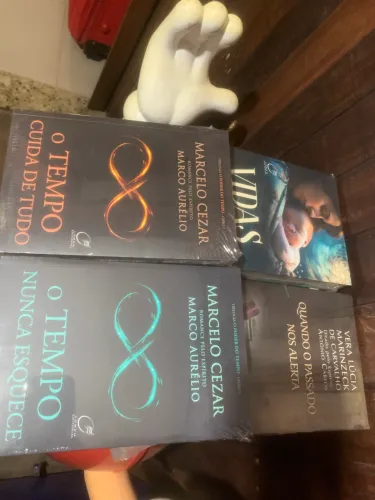 Quatro livros da Coleção Poder do Tempo
