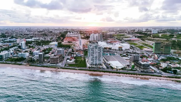 Apartamento Beira-Mar com 3 Suítes e Varanda à venda no Riviera Del Mare