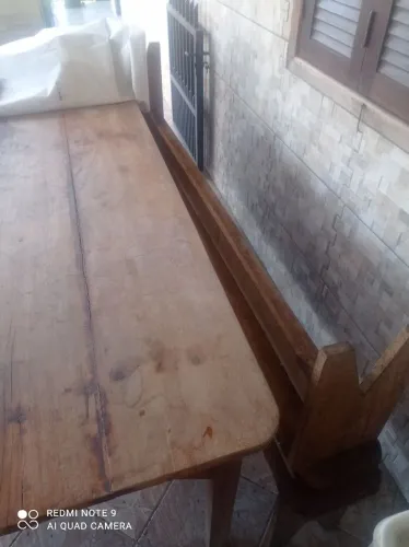 Mesa de madeira rústica 2,00x 0,81 com dois bancos também em madeira