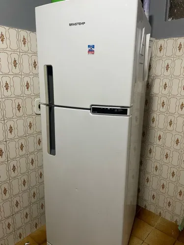Geladeira semi nova Brastemp 375L