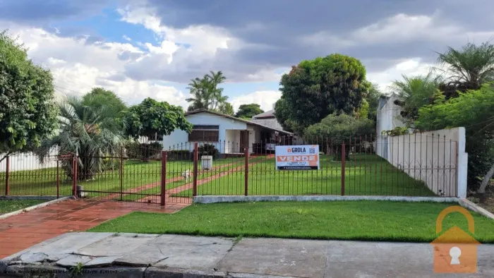Casa à venda no Coração de Campo Mourão!