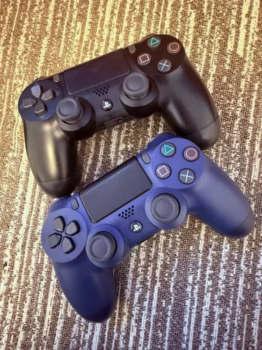 ? PlayStation 4 Pro 1TB - Completo na Caixa | Excelente Estado