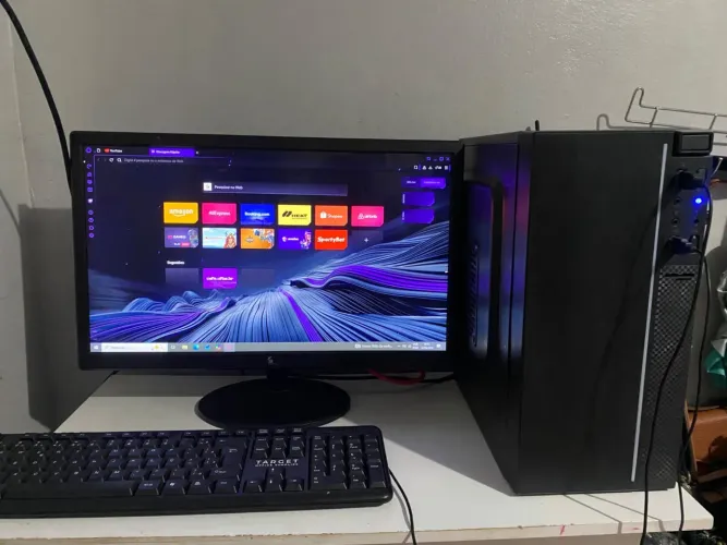 KIT COMPUTADOR, MONITOR E TECLADO