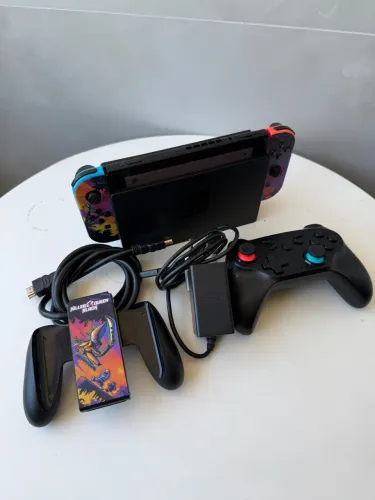 Nintendo Switch + controle recarregável