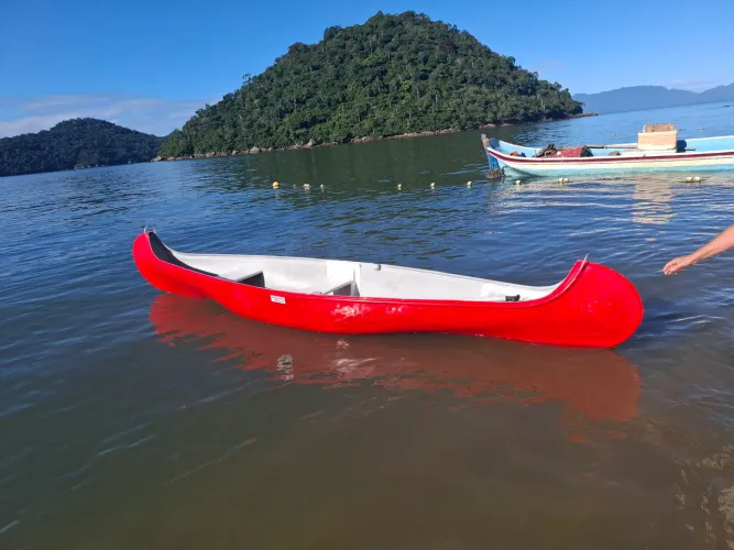 Canoa Canadense tres pessoas.