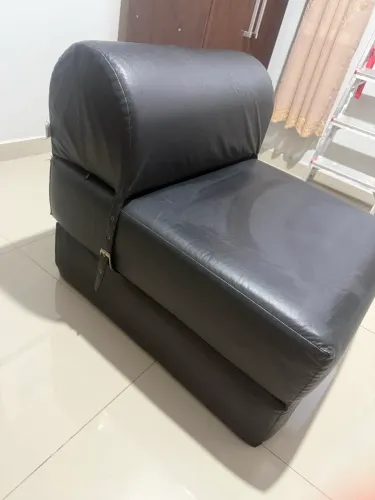 Sofá cama solteiro de couro