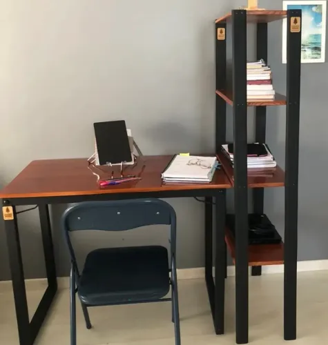 Vendo móveis em madeira 