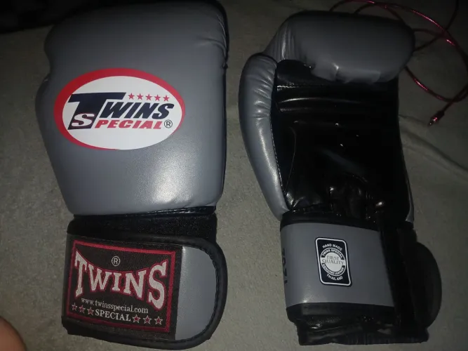 Vende-se luva twins