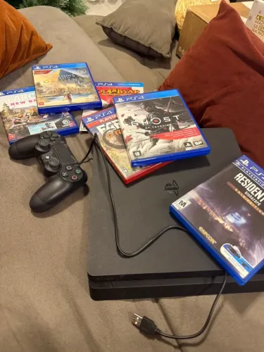 Ps4 Slim - 1T + 2 controles + Jogos