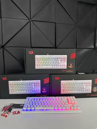Teclado mecânico Redragon RGB branco avanger