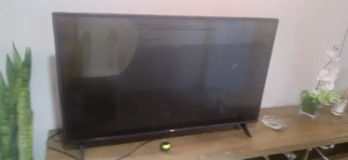 Tv a venda com defeito 