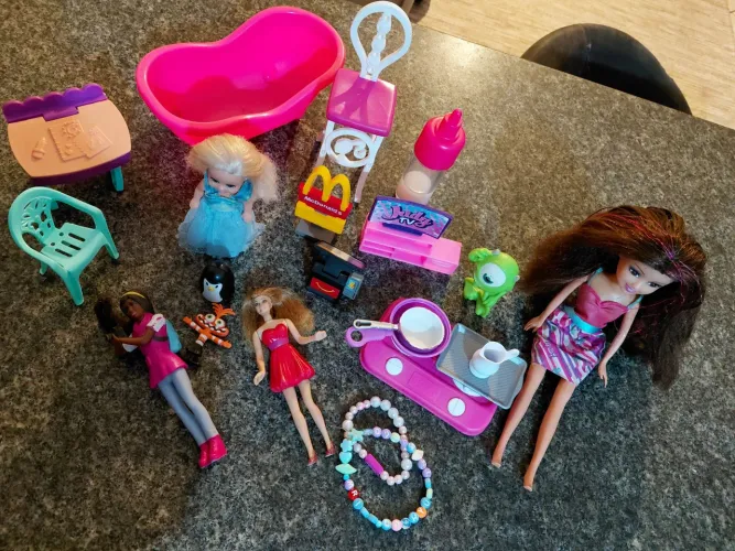 Lote de Brinquedos Infantil / Móveis, Bonecas e Miniaturas