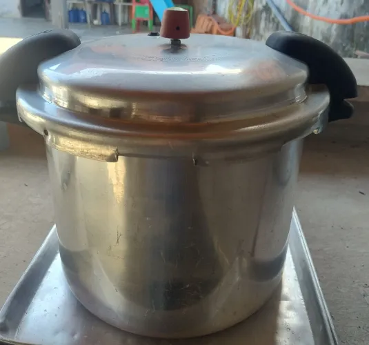 Panela de pressão 22 litros