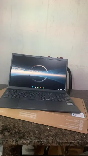 Notebook positivo novo. 