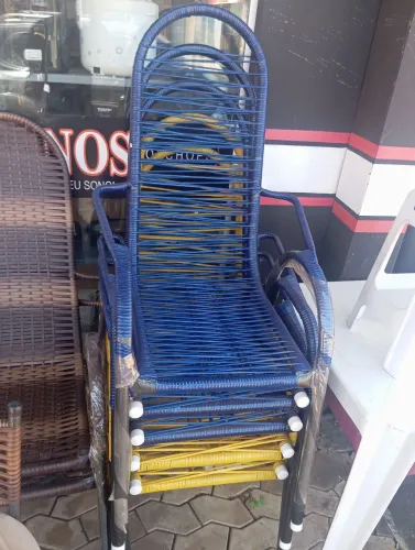 Cadeira de fio nova
