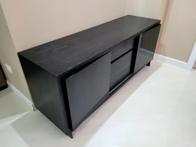 Mesa de vidro e balcão em perfeito estado