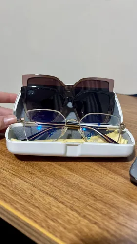 ARMAÇÃO DE GRAU CLIP-ON COM 2 LENTES - NUNCA USADA
