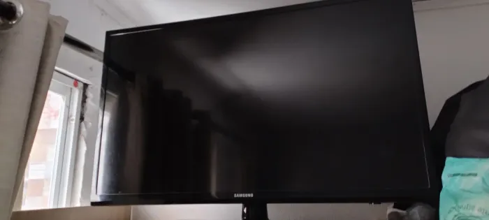 Vendo Tv de 32 polegadas não e smart com um detalhe