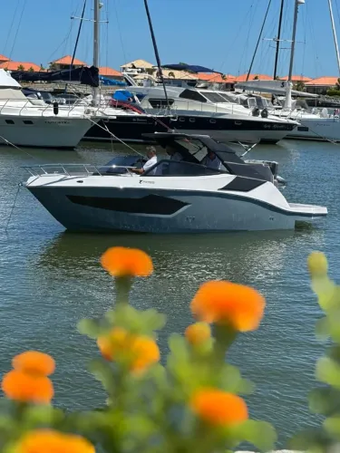 Lancha super nova Ross SLR 260 fusion