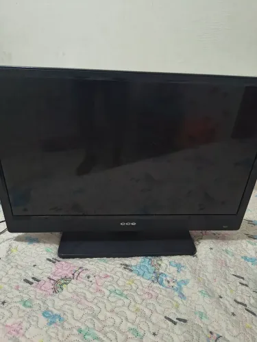 Tv led 28 polegadas cce funcionado perfeitamente 