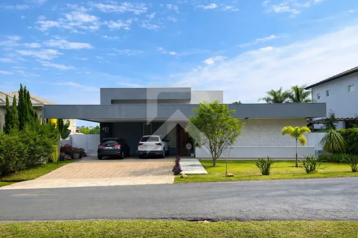 CASA À VENDA NO CONDOMÍNIO VIVENDAS DO JAPI EM JUNDIAÍ - 3 SUÍTES - 390M2