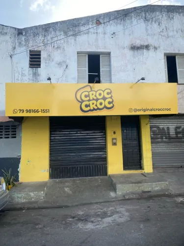 Fachada de loja com estrutura e leda