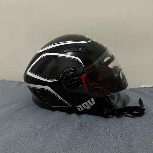 Capacete Agv tamanho 58