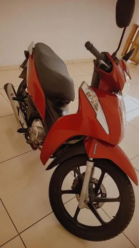 Vendo moto biz 125 toda completa única dona 2019