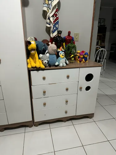 Guarda roupa e cômoda infantil