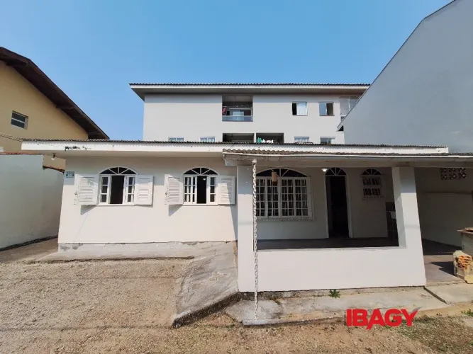 Excelente Casa 2 dormitório(s) em Ingleses do Rio Vermelho - Florianópolis