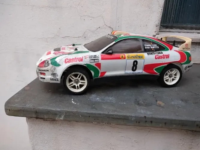 Automodelo tamya Toyota celica